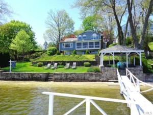 Candlewood Lake Real Estate - 52 Arrowhead ROAD BROOKFIELD, CONNECTICUT 06804