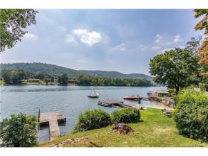 Candlewood Lake Real Estate - 10 Bogus Hill Road, New Fairfield, CT 06812