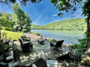 Lake Lillinonah - 14 Lillinonah Drive Brookfield, CT 06804