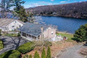 Candlewood Lake Real Estate - 31 Cedar Drive Danbury, CT 06811