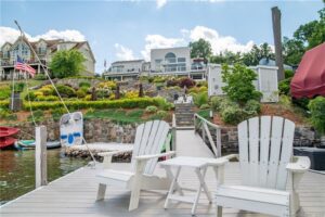 Candlewood Lake Real Estate - 64 Arrowhead Road Brookfield, CT 06804