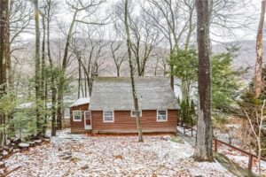 Candlewood Lake Real Estate - 56 Lake Drive New Milford, CT 06776