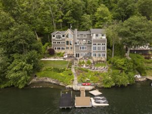 Candlewood Lake Real Estate - 31 Deer Run New Fairfield, CT 06812